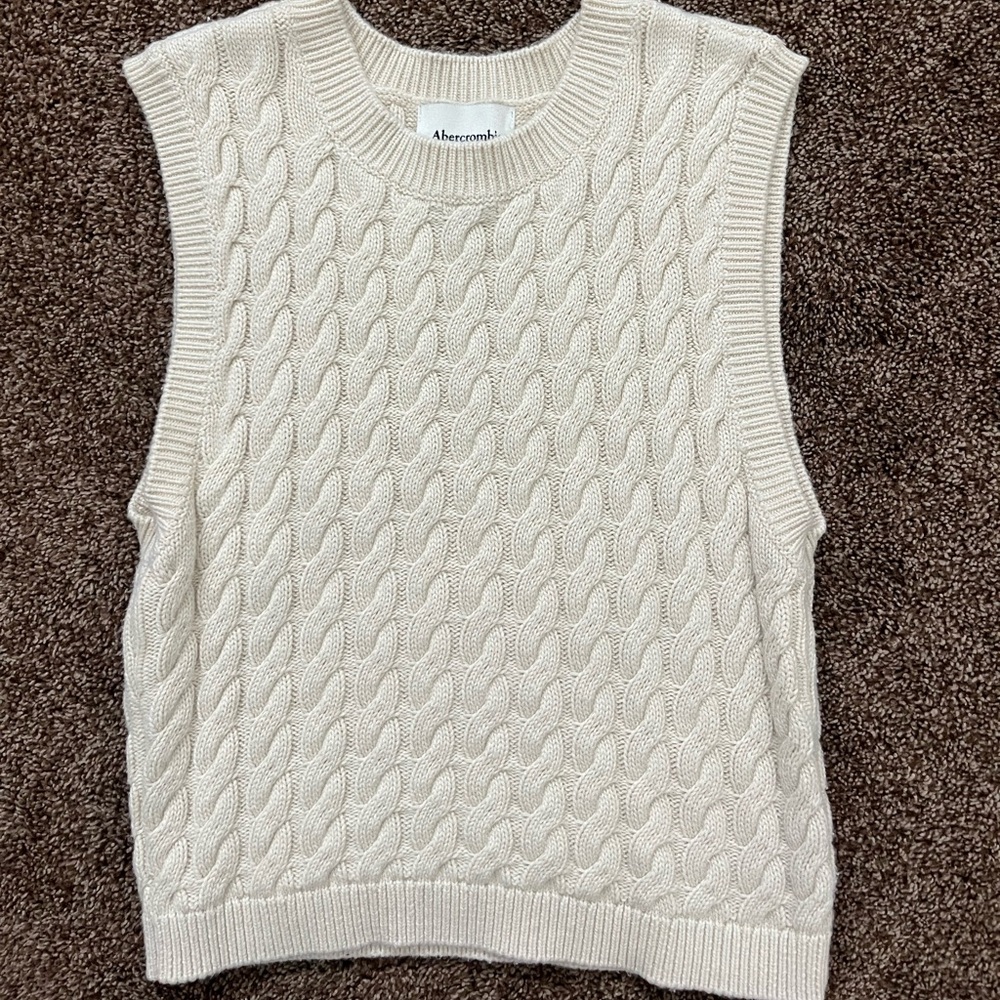 Abercrombie & Fitch sweater vest